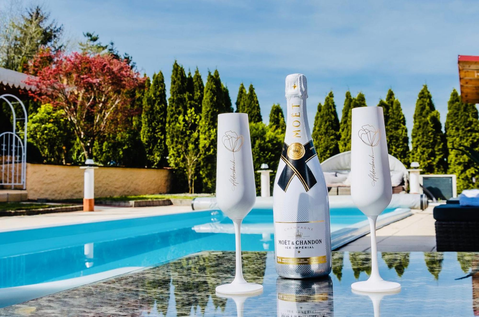 5 Sterne Centurion Ferienhaus Villa 2 Pools 86 Zoll Tv Aldersbach Eksteriør billede